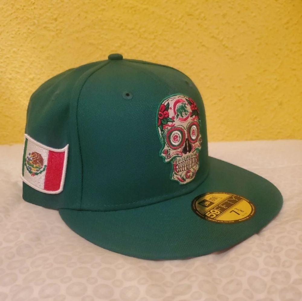 New Era 59Fifty Chicago Cubs Fitted Hat Size 7 3/8 "Mexico Flag" Side Patch